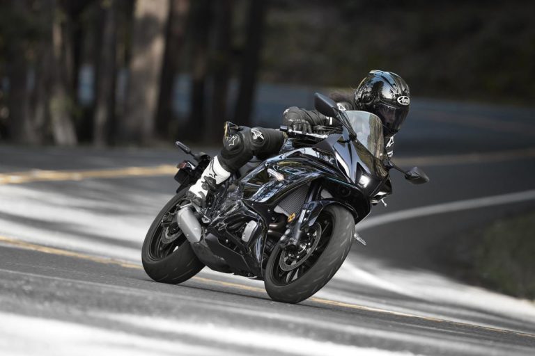 2022  Yamaha YZF-R7 – Why you should pre-order now for December delivery