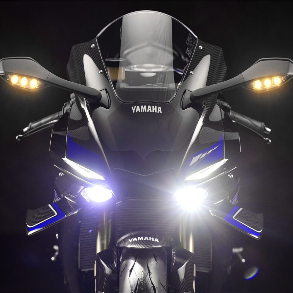 2025 YZF R1M SMX AUS DET 002