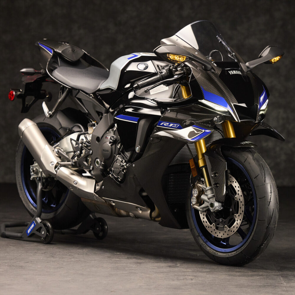 2025 YZF R1M SMX AUS STA 002