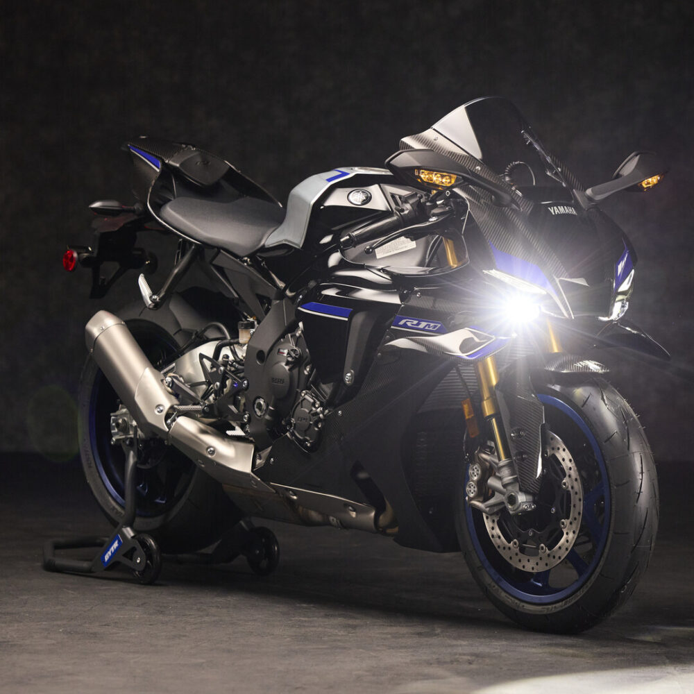 2025 YZF R1M SMX AUS STA 003