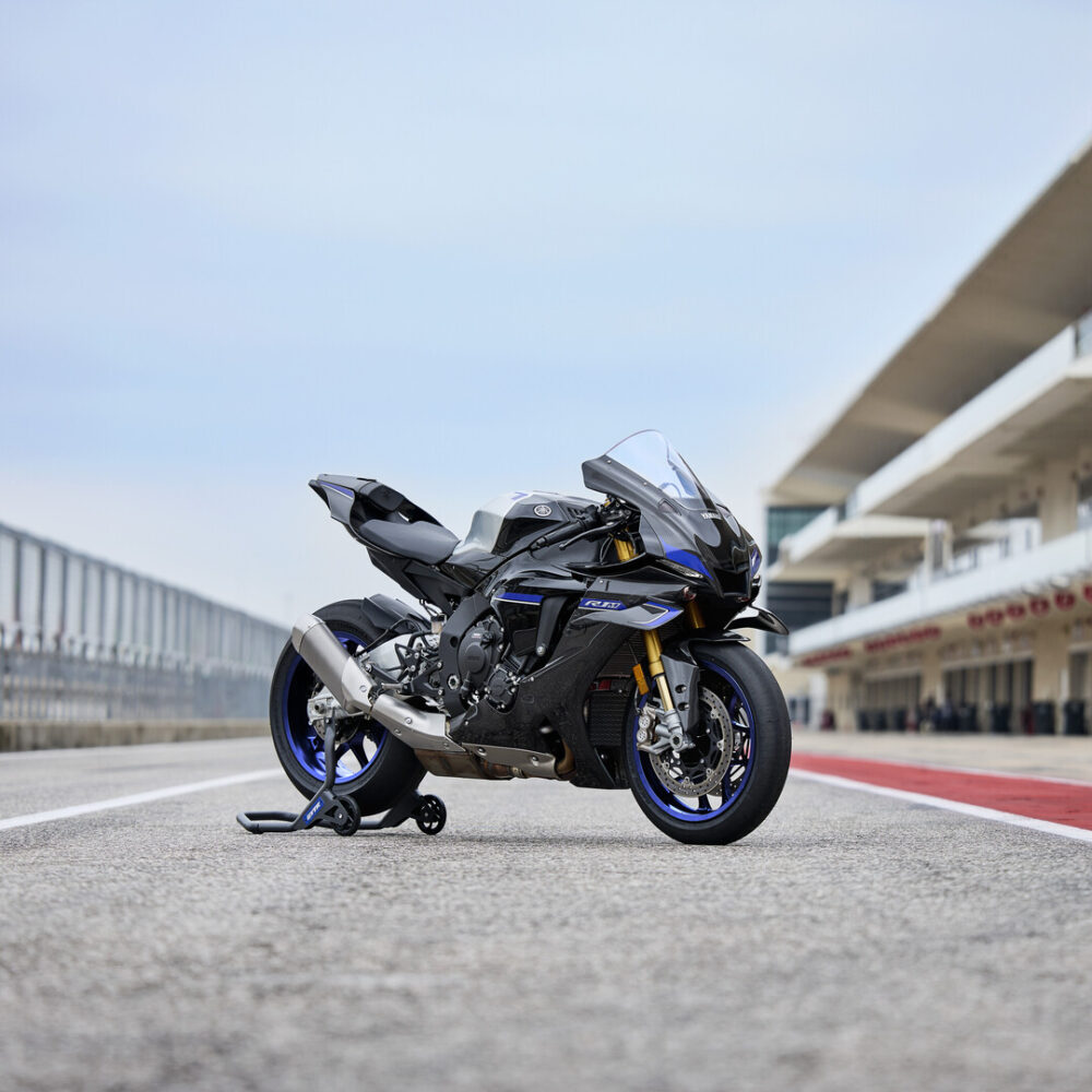 2025 YZF R1M SMX AUS STA 015