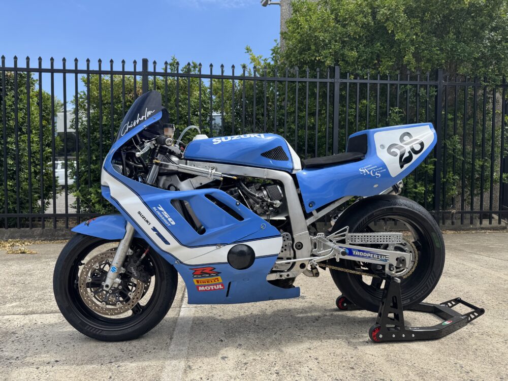 SUZUKI GSX750R 1989 PERIOD 6 RACE TRACK BIKE - Image 2