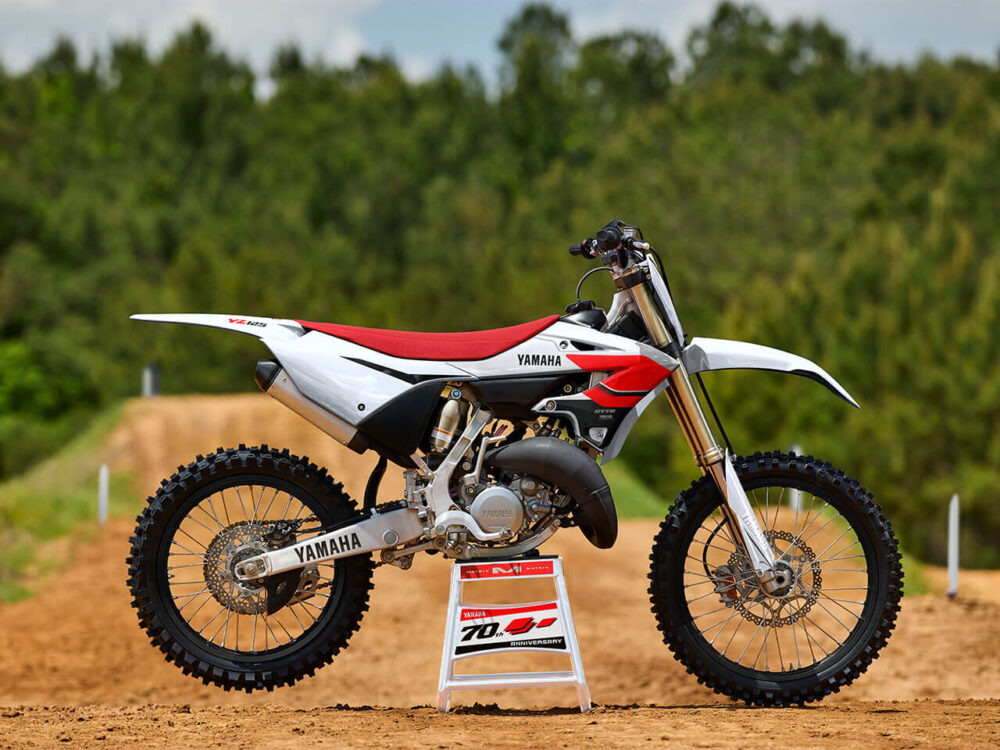 YAMAHA YZ125SP 70TH ANNIVERSARY EDITION 2026 - Image 3
