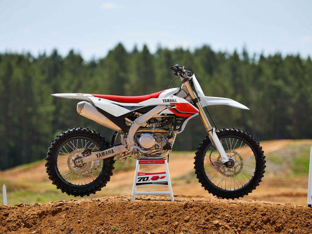 YAMAHA YZ450FSP 70TH ANNIVERSARY EDITION 2026 - Image 3