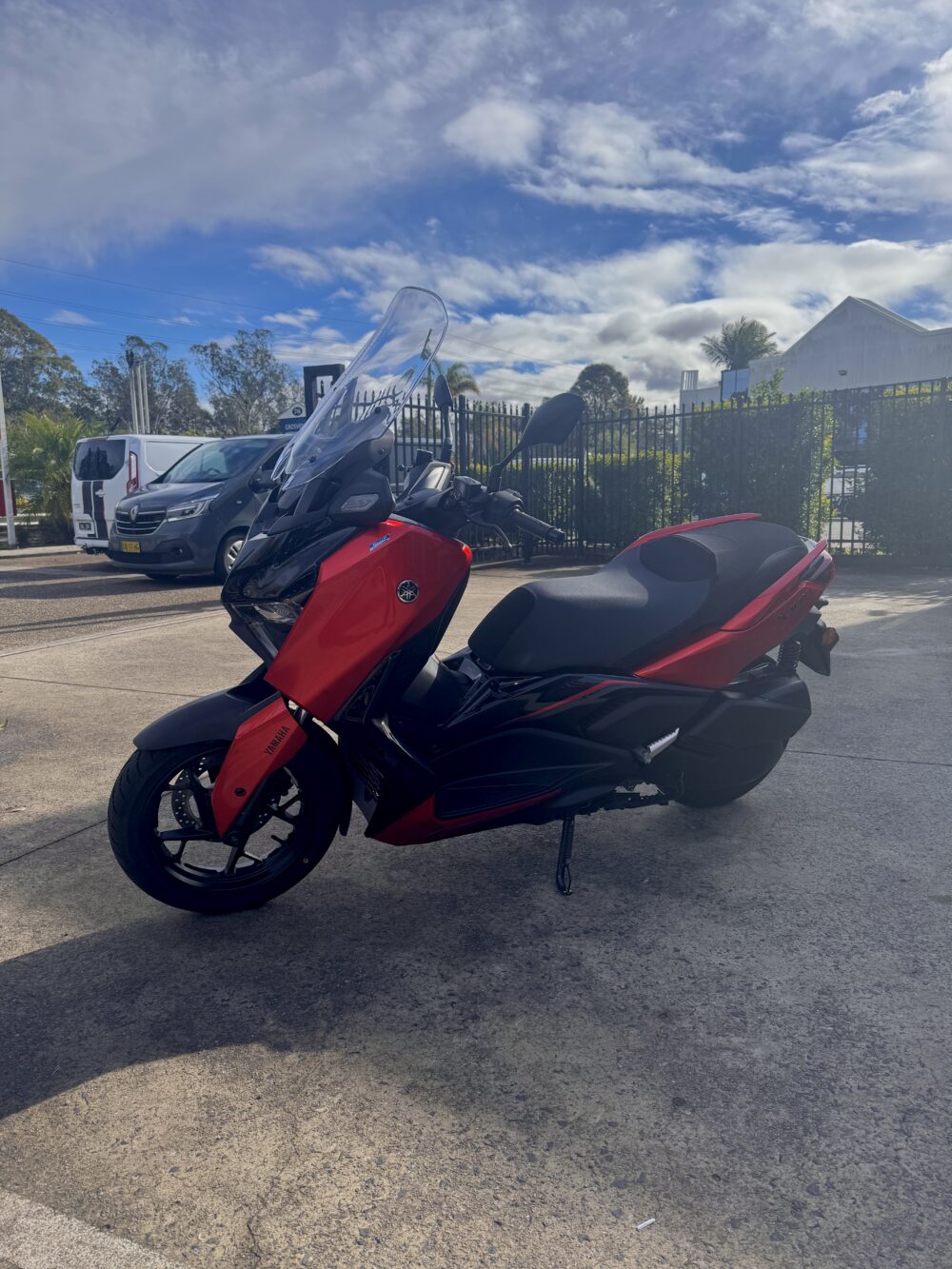 YAMAHA XMAX 300 LAMS 2025 - DEMO - Image 2