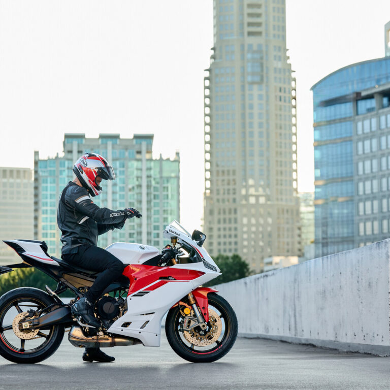 2025_YZF-R9_BWP1_AUS_STA_002