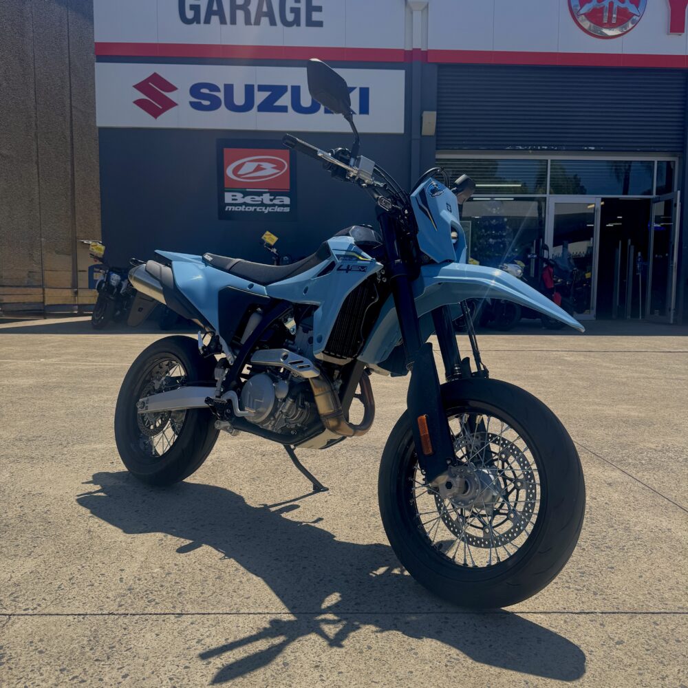 SUZUKI DR-Z 4SM - DEMO